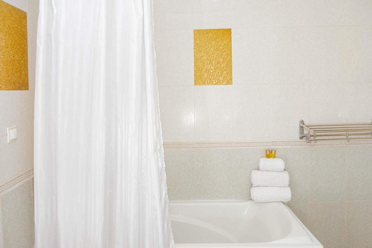 Hotel Hibiscus Louis Libreville Eksteriør billede