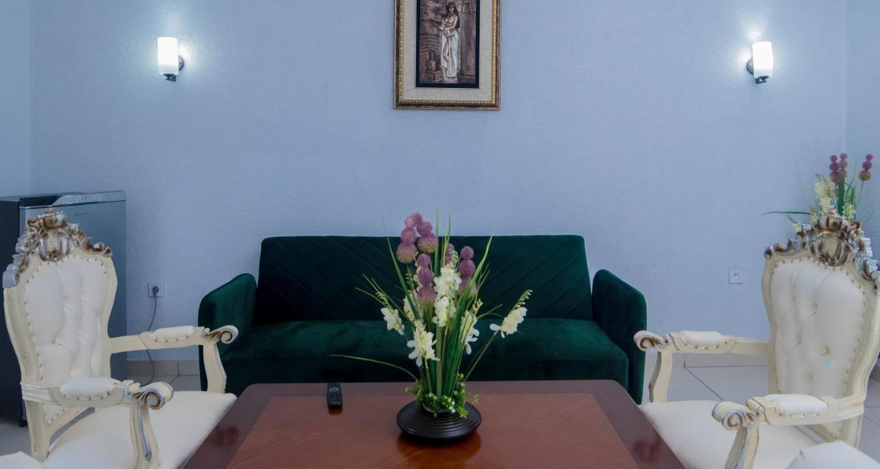 Hotel Hibiscus Louis Libreville Eksteriør billede